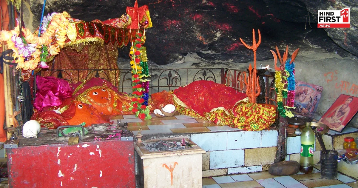 हिंगलाज माता मंदिर: पाकिस्तान के बलूचिस्तान में स्थित वो शक्तिपीठ जहां मुस्लिम भी झुकाते हैं सिर, कहते हैं ‘नानी का हज’ हिंगलाज माता मंदिर: पाकिस्तान के बलूचिस्तान में स्थित वो शक्तिपीठ जहां मुस्लिम भी झुकाते हैं सिर, कहते हैं ‘नानी का हज’