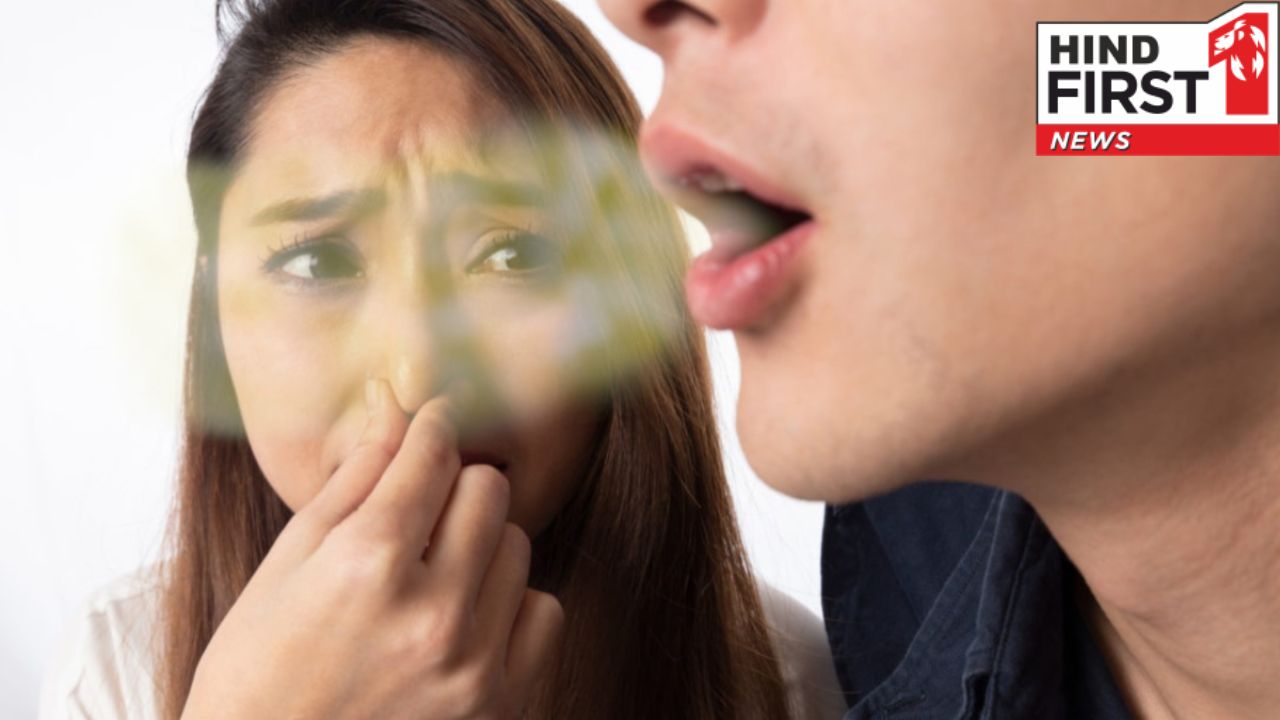 मुंह की बदबू से हैं परेशान तो अपनाए ये 5 असरदार घरेलू उपाय
