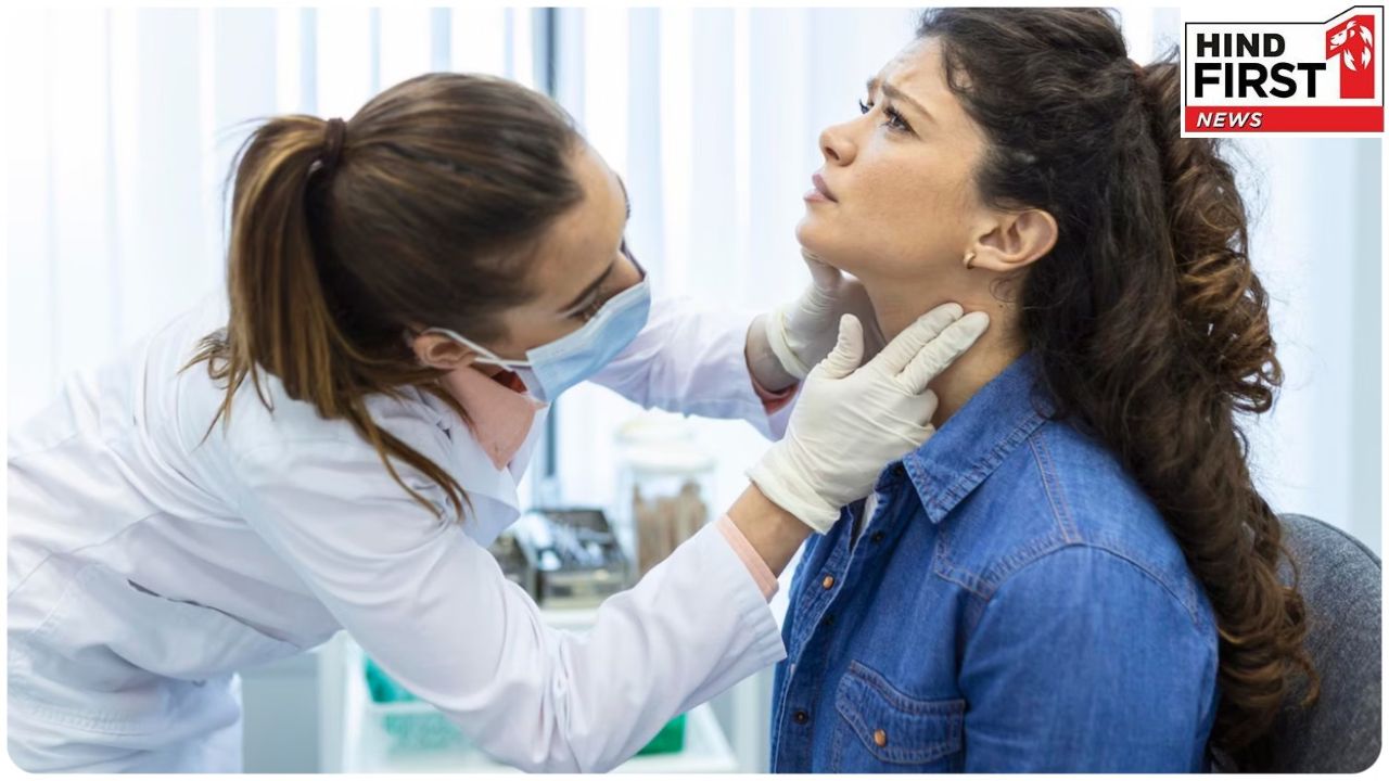 Thyroid Symptoms: गले में सूजन के साथ दिखाई दें ये लक्षण तो सकता है थाइराइड Thyroid Symptoms: गले में सूजन के साथ दिखाई दें ये लक्षण तो सकता है थाइराइड